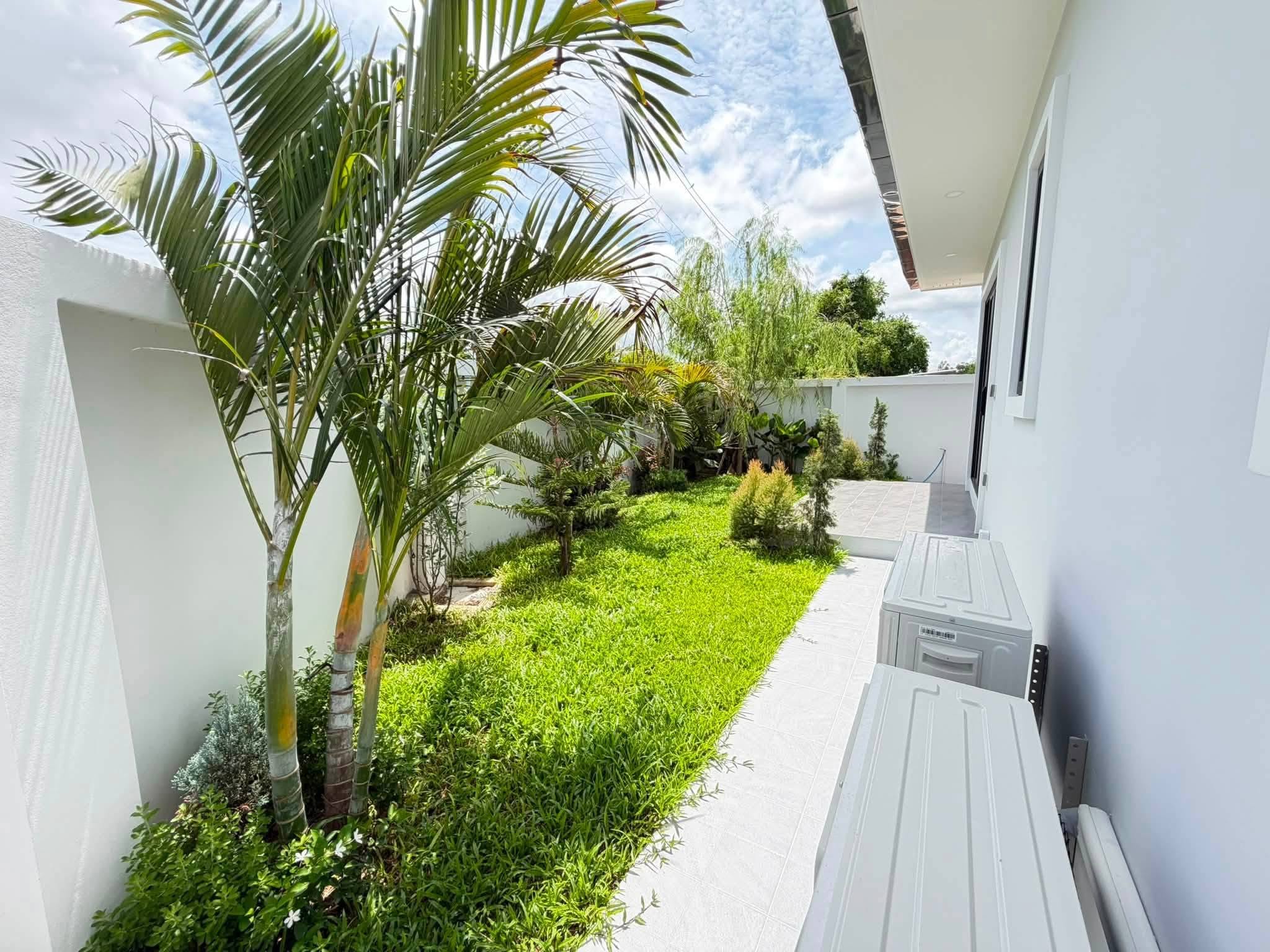 Stunning Pool Villa 4 Bed, 5 Bath 112 SQW. @ Huai Yai