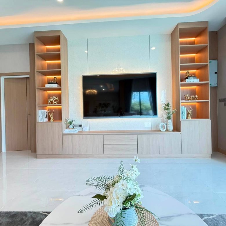 Stunning Pool Villa 4 Bed, 5 Bath 112 SQW. @ Huai Yai