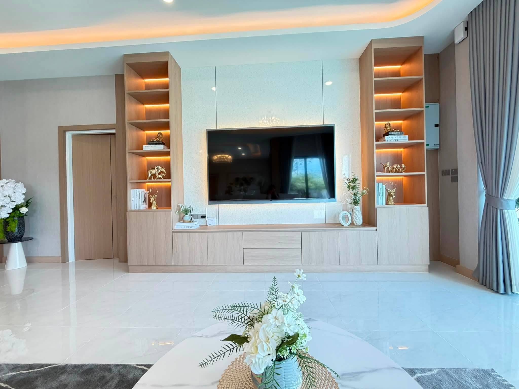Stunning Pool Villa 4 Bed, 5 Bath 112 SQW. @ Huai Yai