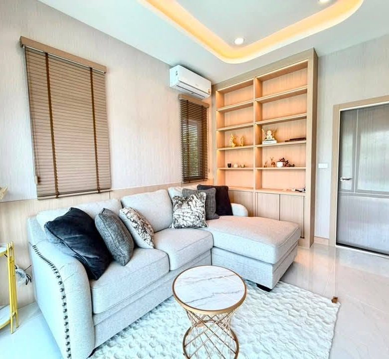 Stunning Pool Villa 4 Bed, 5 Bath 112 SQW. @ Huai Yai