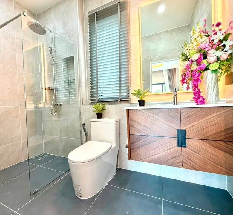 Stunning Pool Villa 4 Bed, 5 Bath 112 SQW. @ Huai Yai