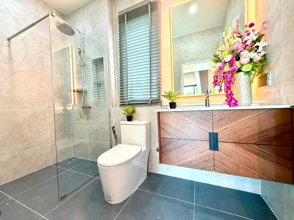 Stunning Pool Villa 4 Bed, 5 Bath 112 SQW. @ Huai Yai