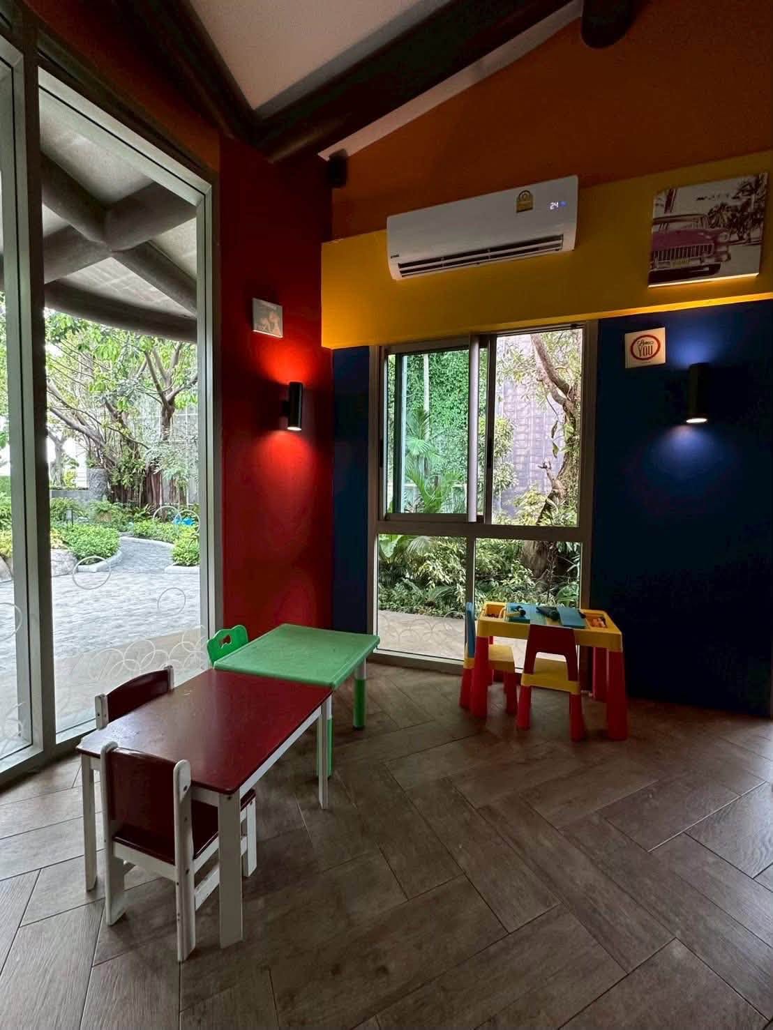 Convenient Transportation Condo 1 Bed, 1 Bath 36 SQM. @ The Riviera Wongamat Beach