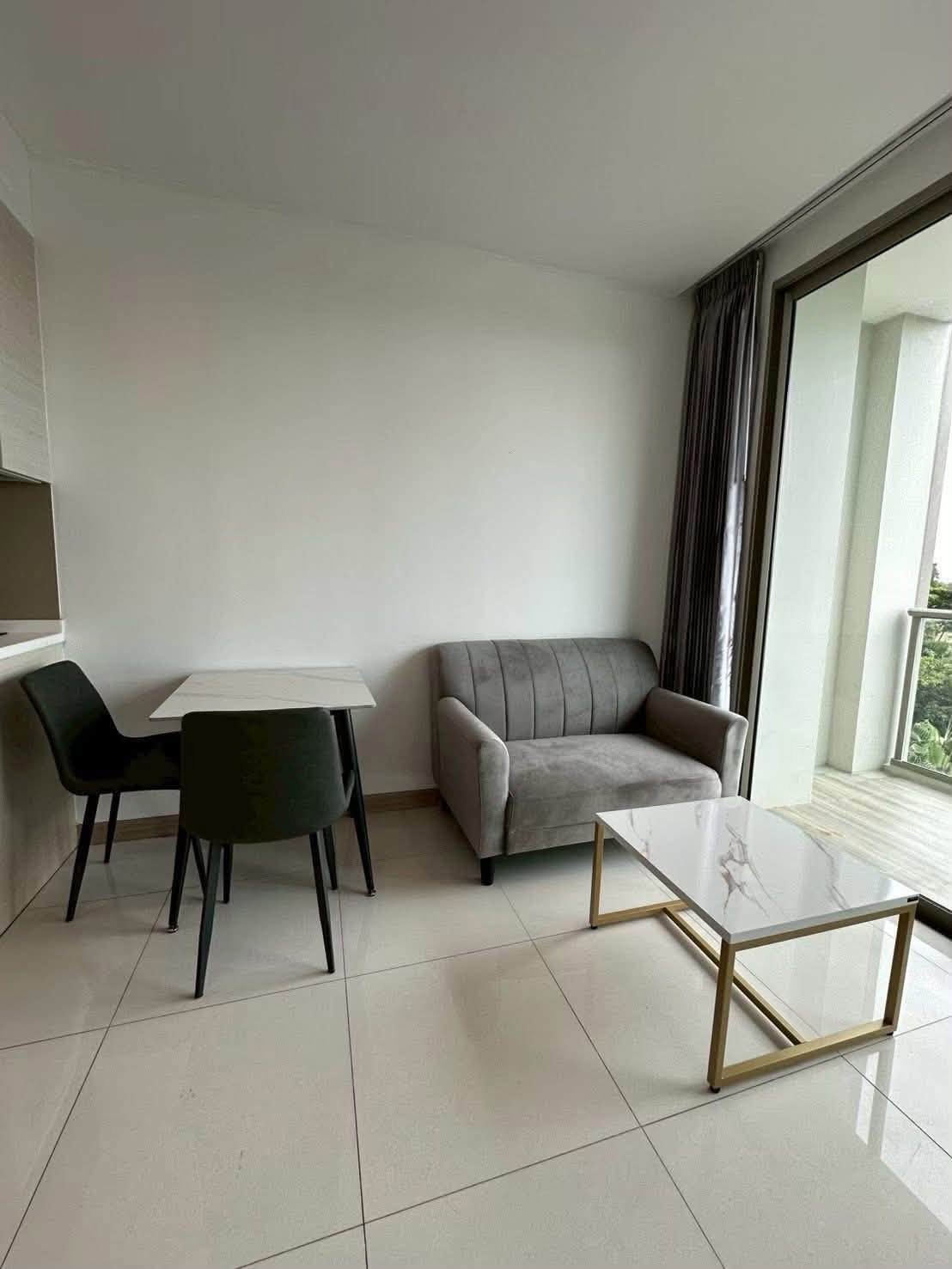 Convenient Transportation Condo 1 Bed, 1 Bath 36 SQM. @ The Riviera Wongamat Beach