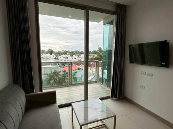 Convenient Transportation Condo 1 Bed, 1 Bath 36 SQM. @ The Riviera Wongamat Beach
