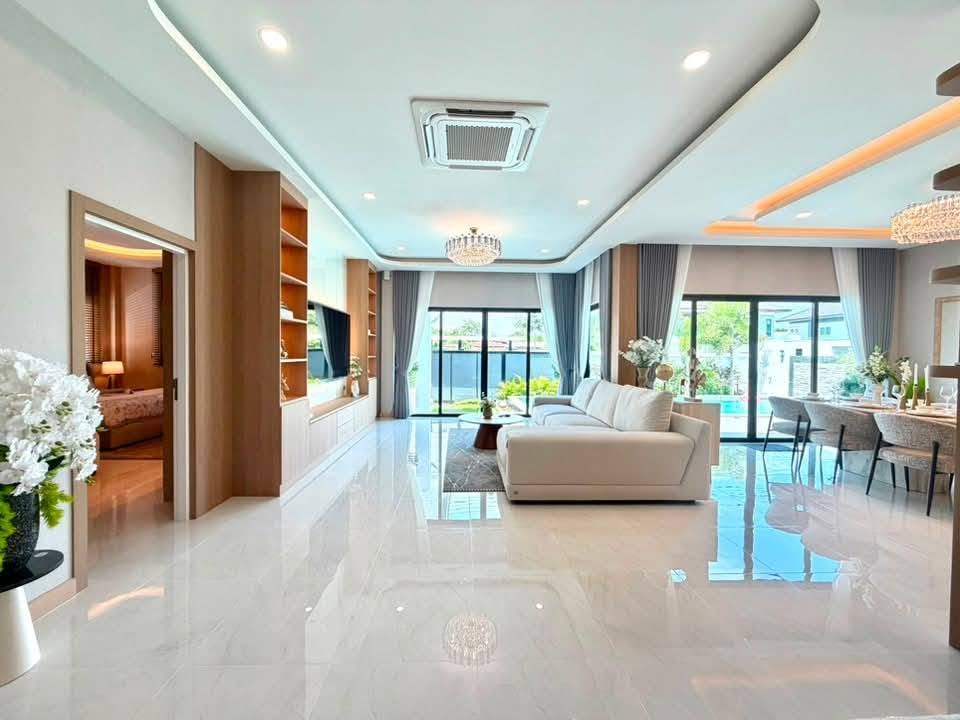 Stunning Pool Villa 4 Bed, 5 Bath 112 SQW. @ Huai Yai