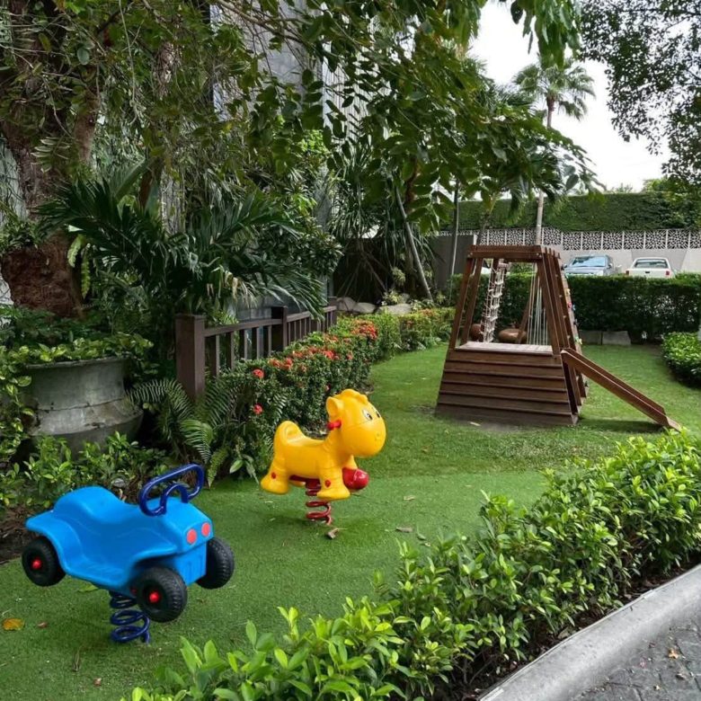 Convenient Transportation Condo 1 Bed, 1 Bath 36 SQM. @ The Riviera Wongamat Beach
