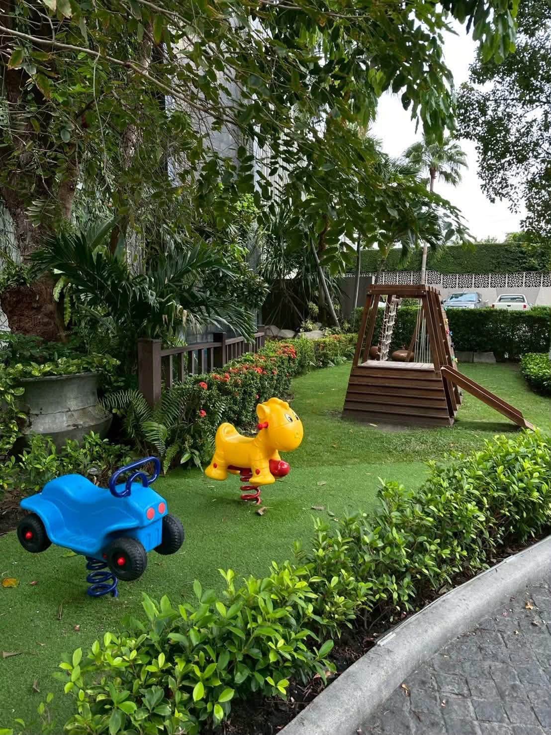 Convenient Transportation Condo 1 Bed, 1 Bath 36 SQM. @ The Riviera Wongamat Beach