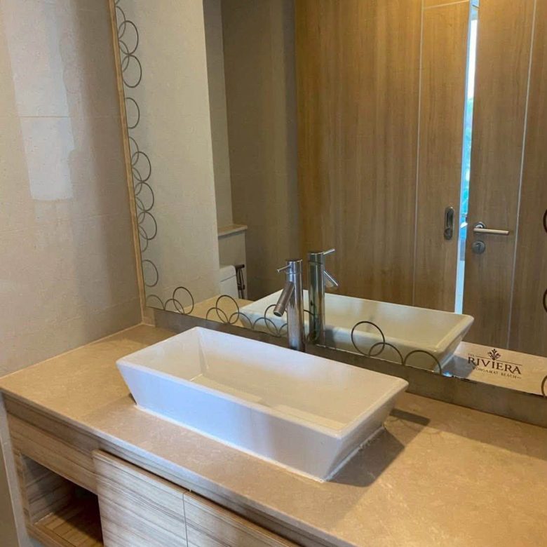 Convenient Transportation Condo 1 Bed, 1 Bath 36 SQM. @ The Riviera Wongamat Beach