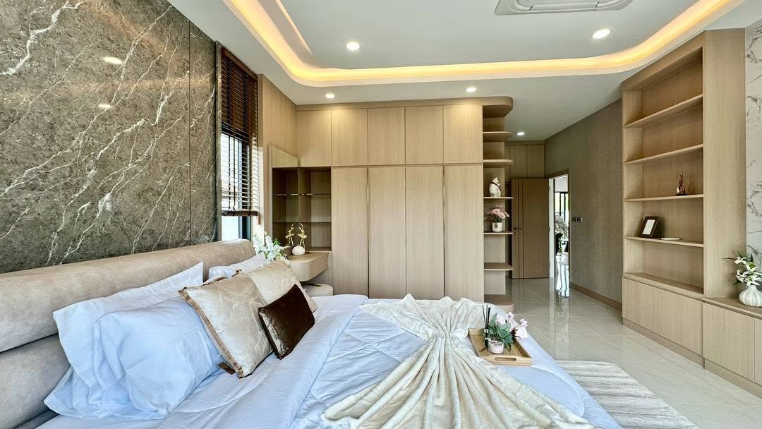 Stunning Pool Villa 4 Bed, 5 Bath 112 SQW. @ Huai Yai