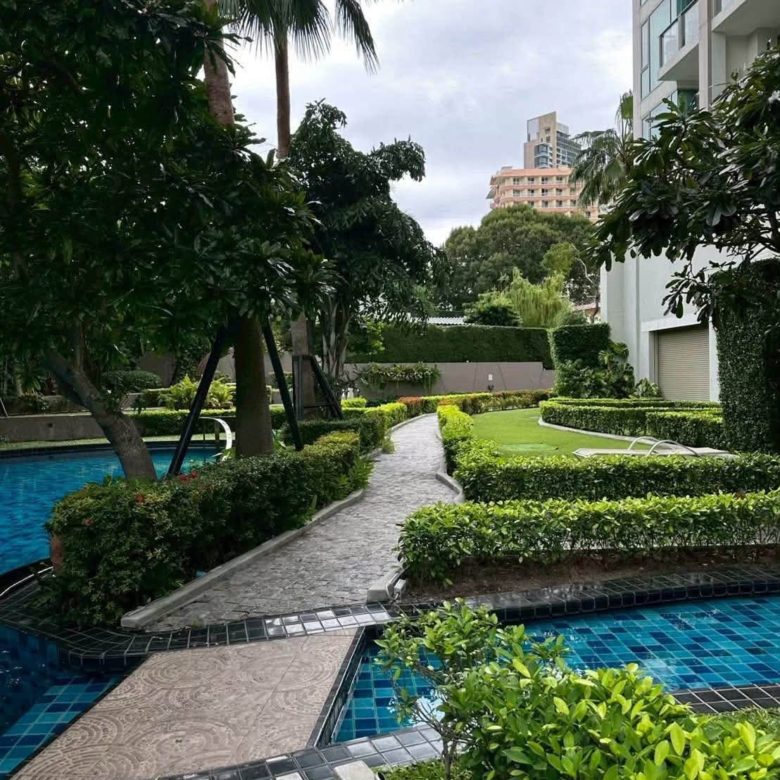 Convenient Transportation Condo 1 Bed, 1 Bath 36 SQM. @ The Riviera Wongamat Beach