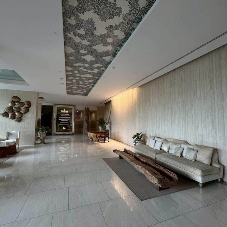 Convenient Transportation Condo 1 Bed, 1 Bath 36 SQM. @ The Riviera Wongamat Beach