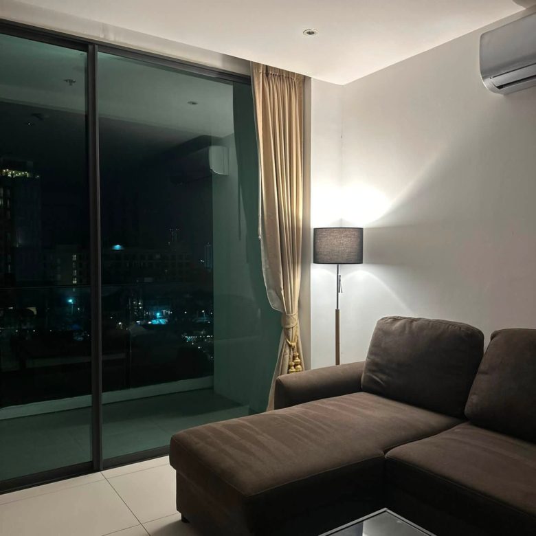 Good Location Condo 1 Bed, 1 Bath 65 SQM. @ The Point Pratamnak Condo