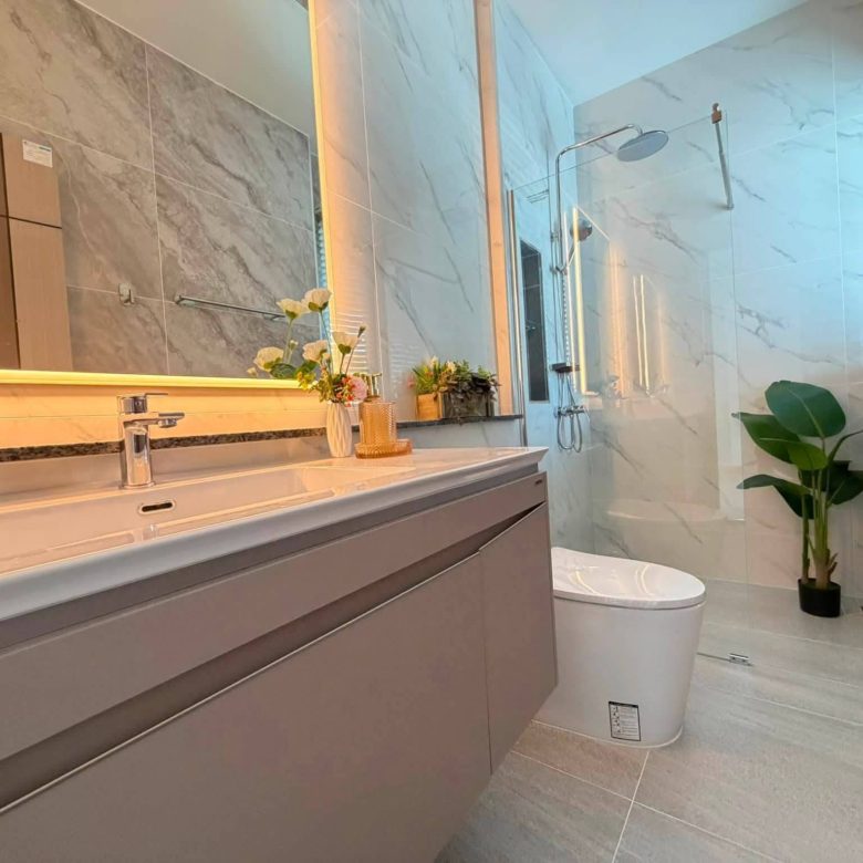 Stunning Pool Villa 4 Bed, 5 Bath 112 SQW. @ Huai Yai