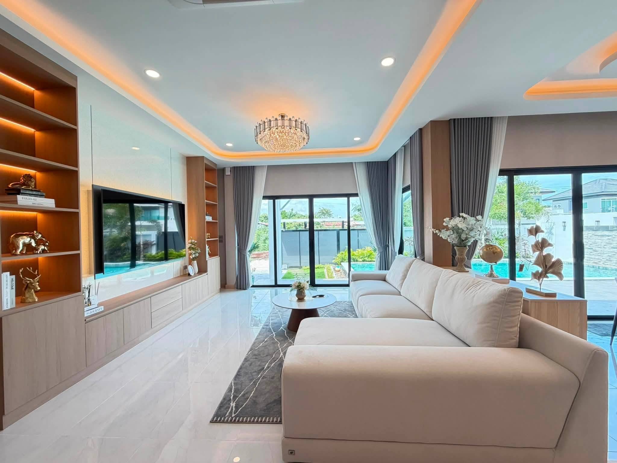 Stunning Pool Villa 4 Bed, 5 Bath 112 SQW. @ Huai Yai