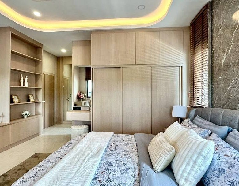 Stunning Pool Villa 4 Bed, 5 Bath 112 SQW. @ Huai Yai