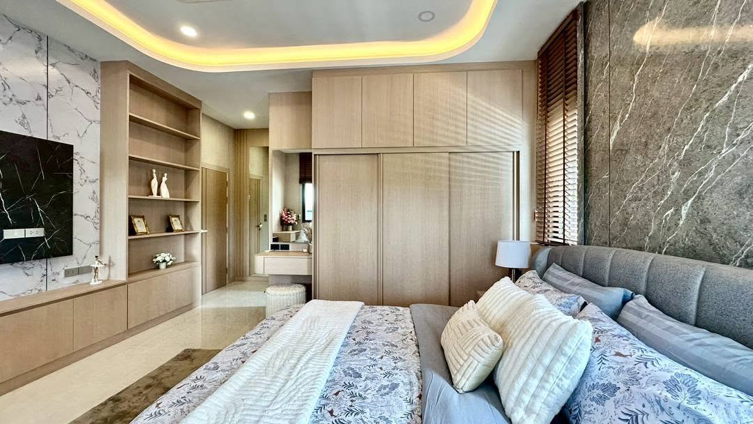Stunning Pool Villa 4 Bed, 5 Bath 112 SQW. @ Huai Yai