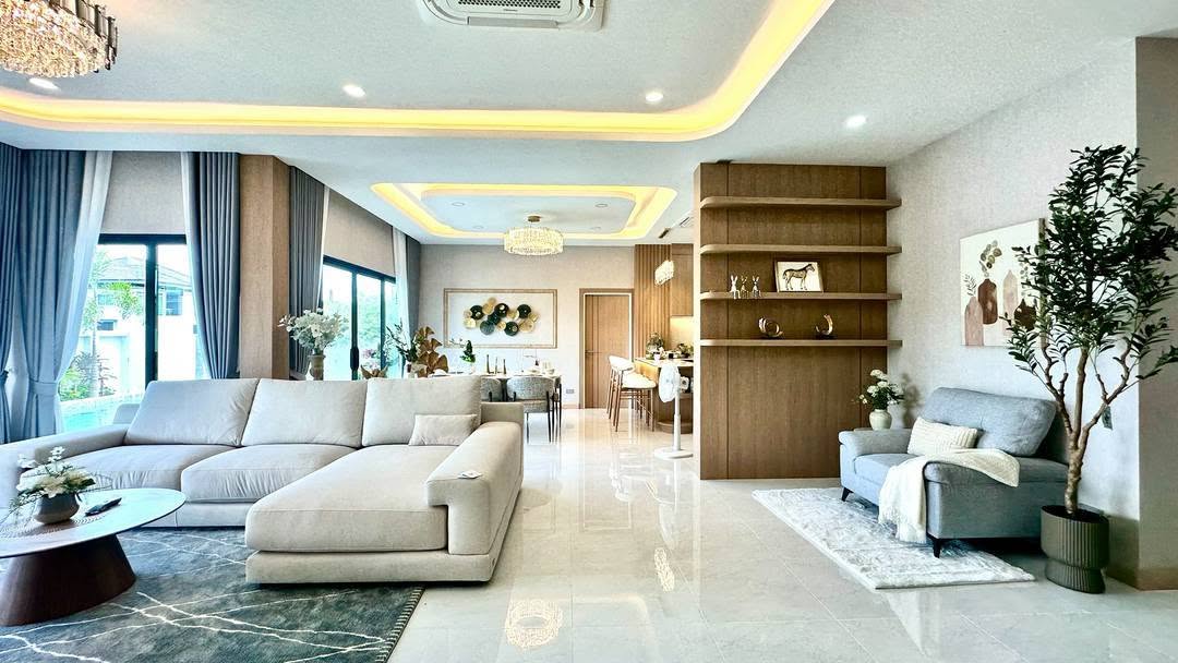 Stunning Pool Villa 4 Bed, 5 Bath 112 SQW. @ Huai Yai