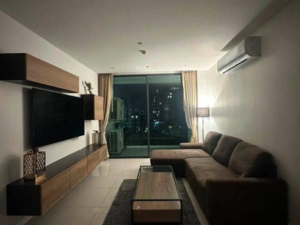 Good Location Condo 1 Bed, 1 Bath 65 SQM. @ The Point Pratamnak Condo
