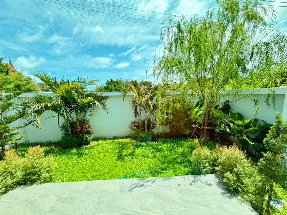 Stunning Pool Villa 4 Bed, 5 Bath 112 SQW. @ Huai Yai