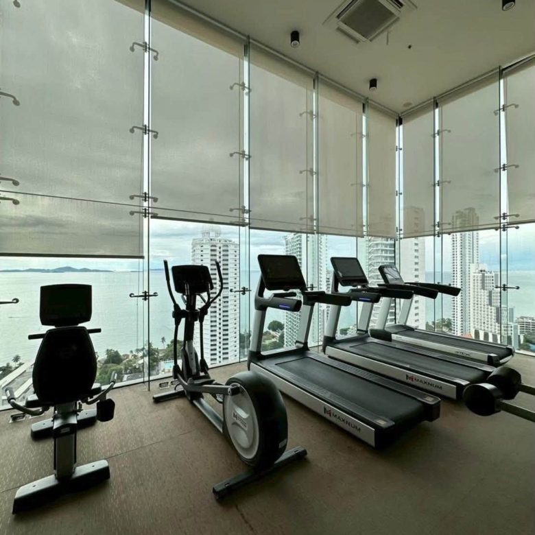 Convenient Transportation Condo 1 Bed, 1 Bath 36 SQM. @ The Riviera Wongamat Beach