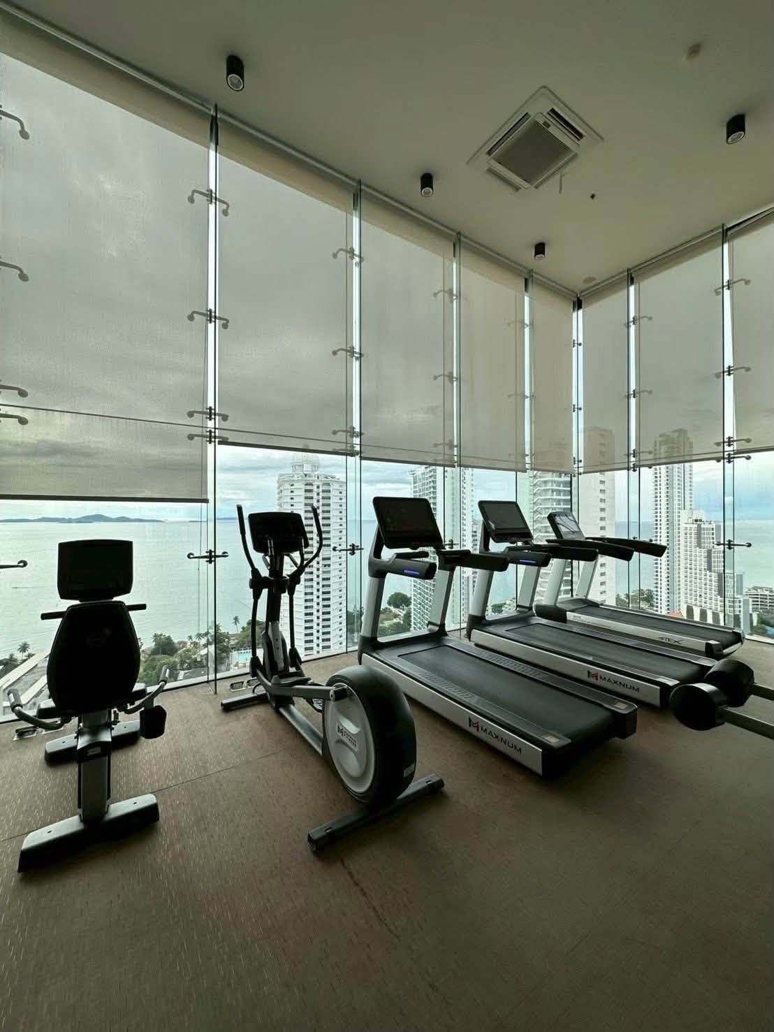 Convenient Transportation Condo 1 Bed, 1 Bath 36 SQM. @ The Riviera Wongamat Beach