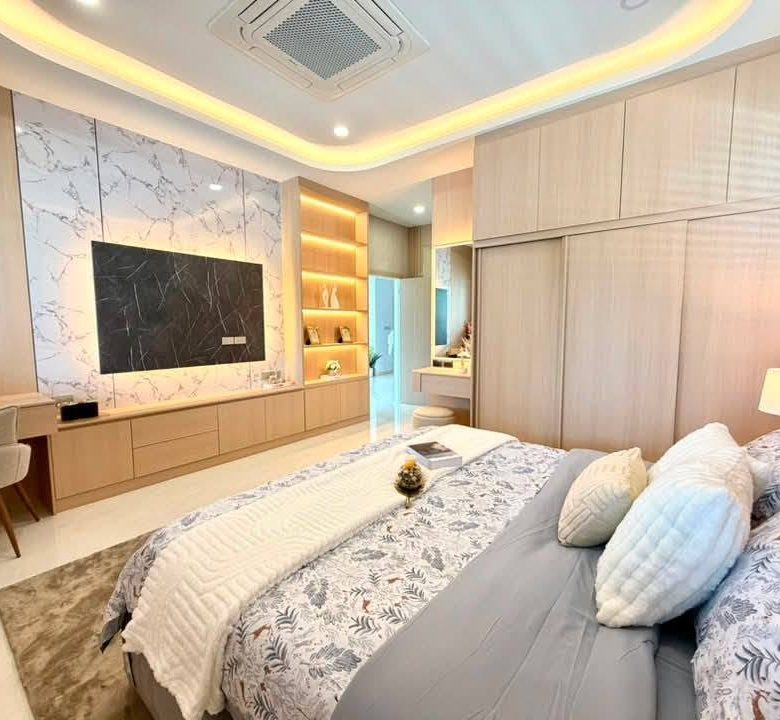Stunning Pool Villa 4 Bed, 5 Bath 112 SQW. @ Huai Yai