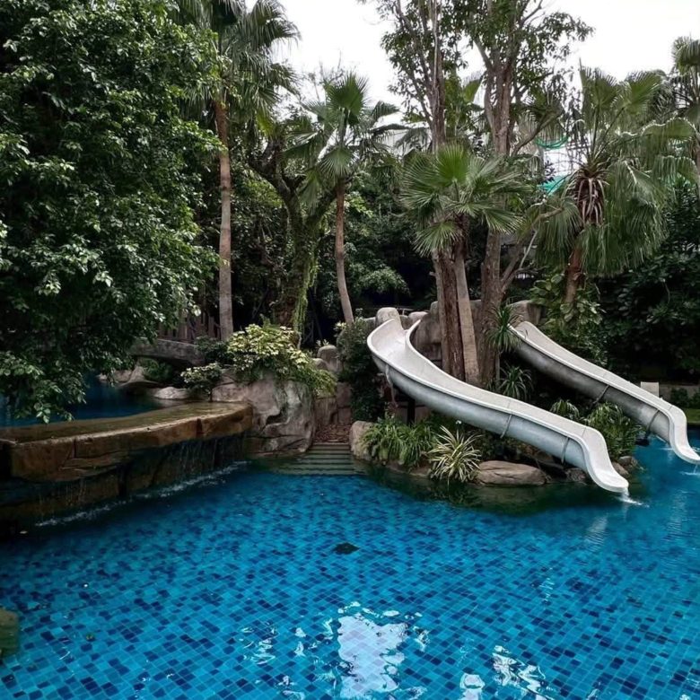 Convenient Transportation Condo 1 Bed, 1 Bath 36 SQM. @ The Riviera Wongamat Beach