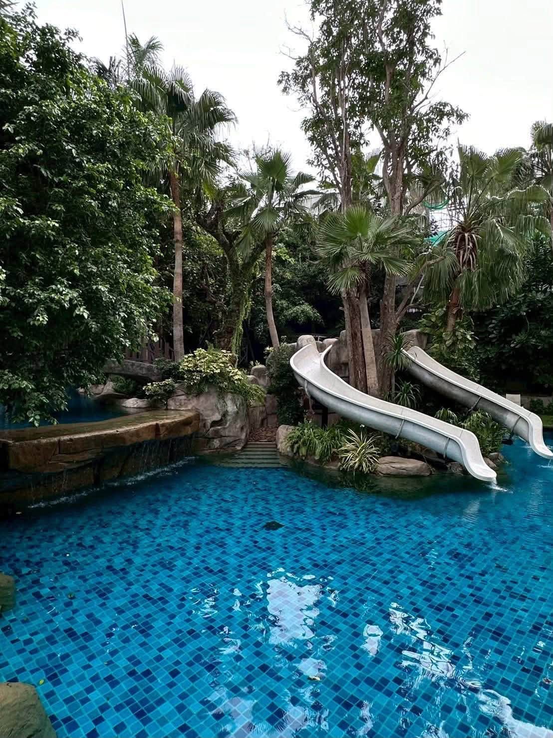 Convenient Transportation Condo 1 Bed, 1 Bath 36 SQM. @ The Riviera Wongamat Beach