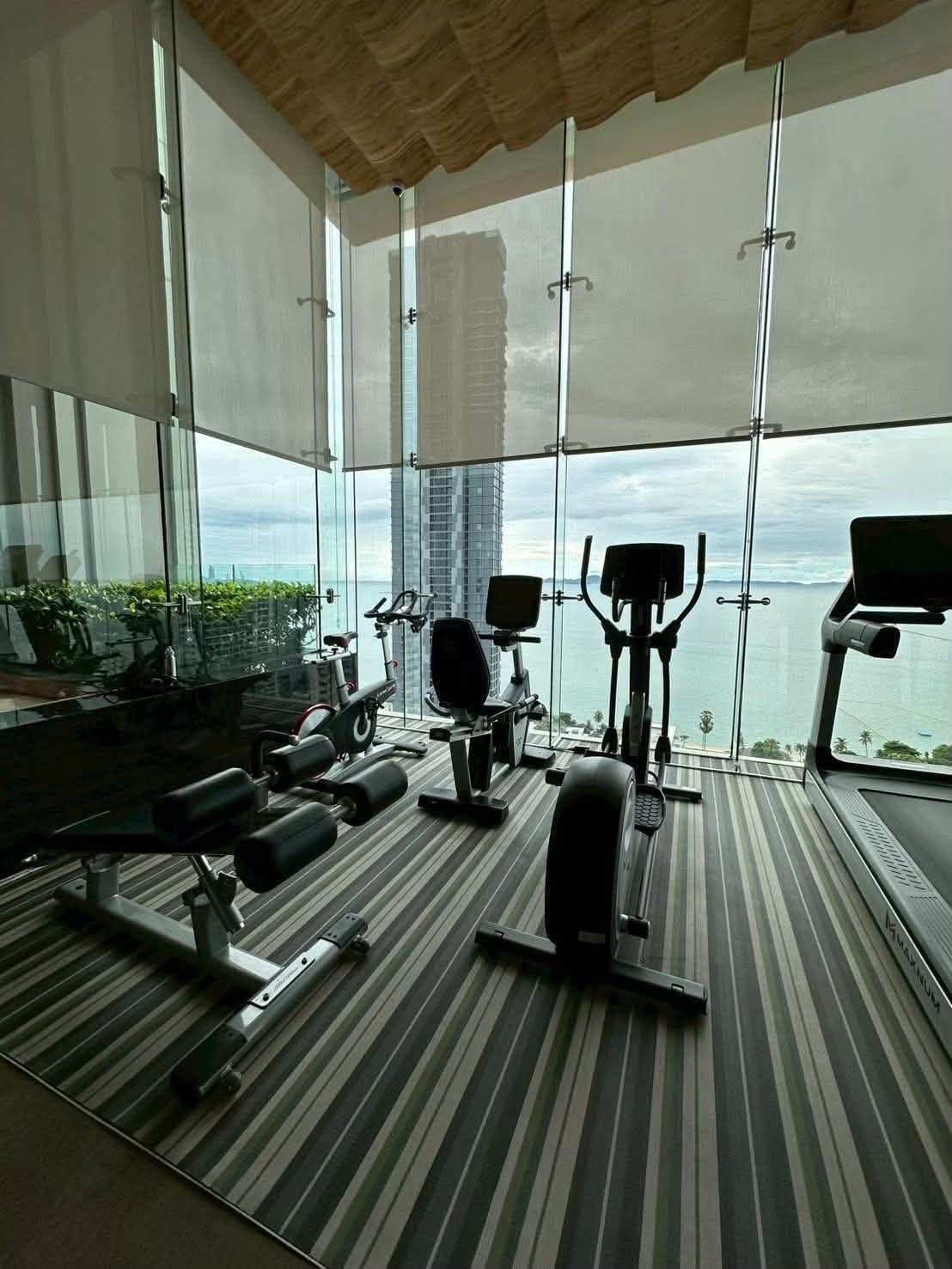 Convenient Transportation Condo 1 Bed, 1 Bath 36 SQM. @ The Riviera Wongamat Beach