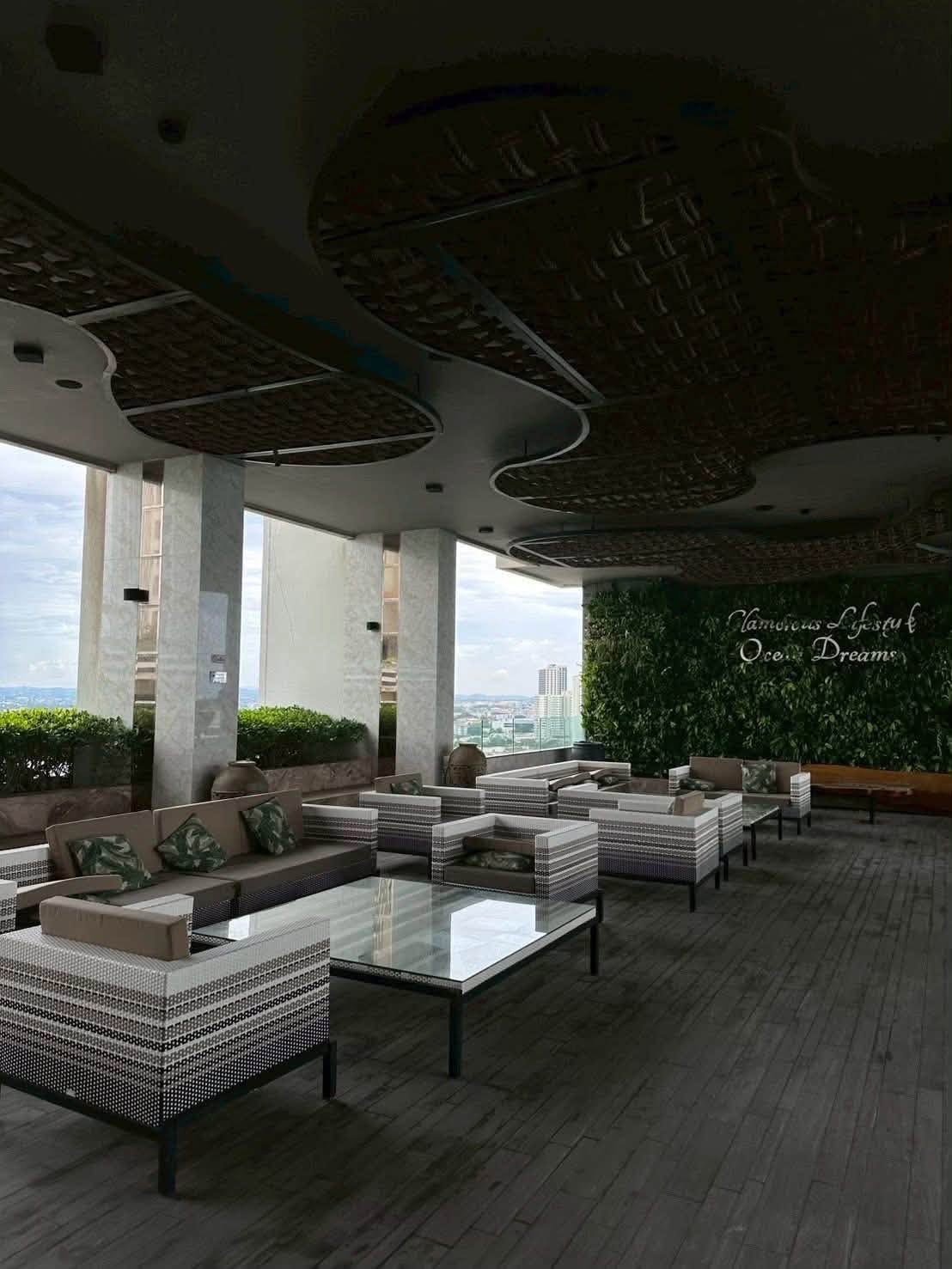 Convenient Transportation Condo 1 Bed, 1 Bath 36 SQM. @ The Riviera Wongamat Beach