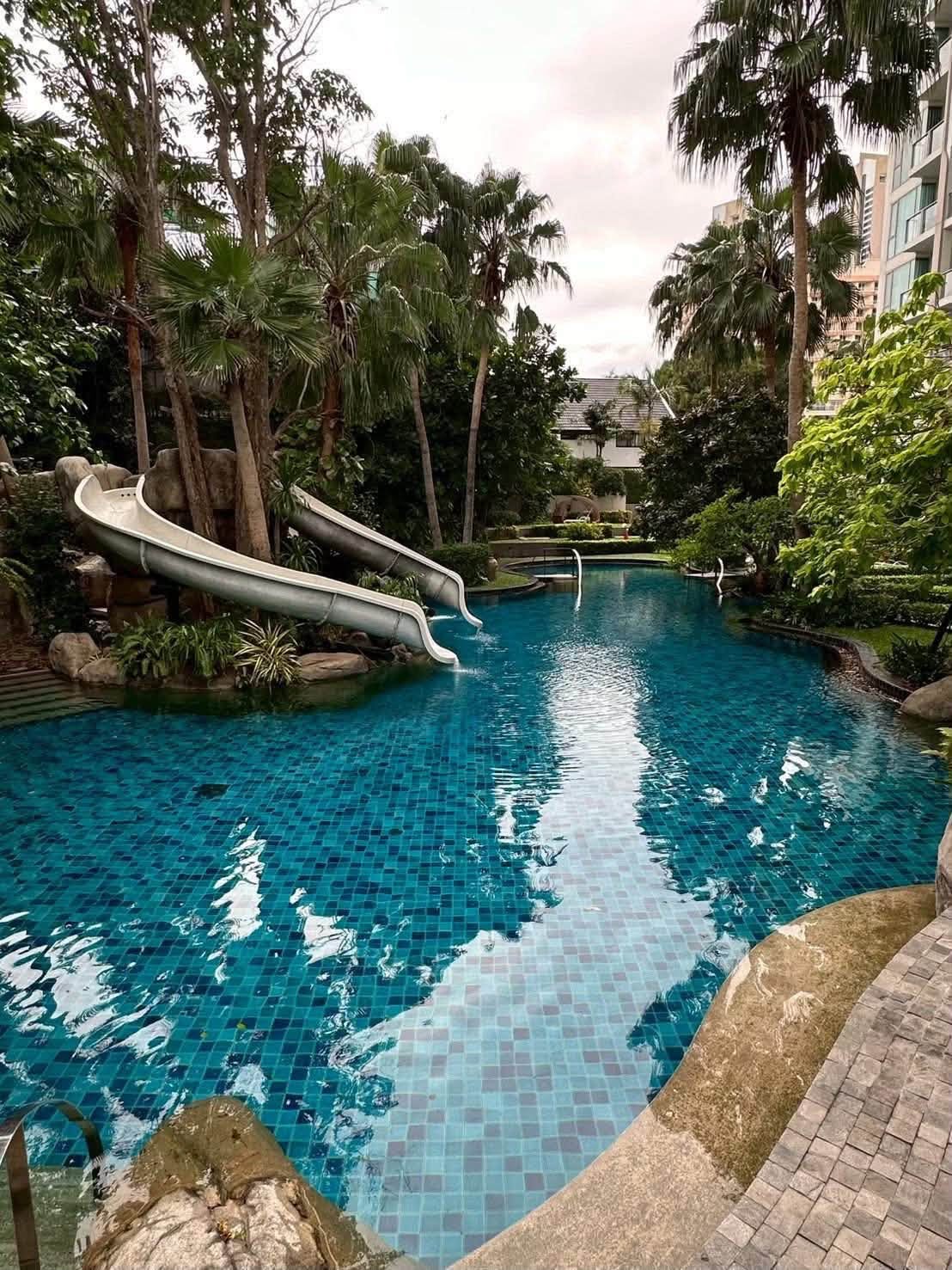 Convenient Transportation Condo 1 Bed, 1 Bath 36 SQM. @ The Riviera Wongamat Beach