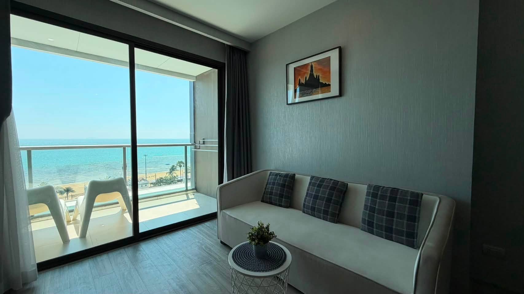 Premium Condo 1 Bed, 1 Bath 43.56 SQM. @ Aeras Condo