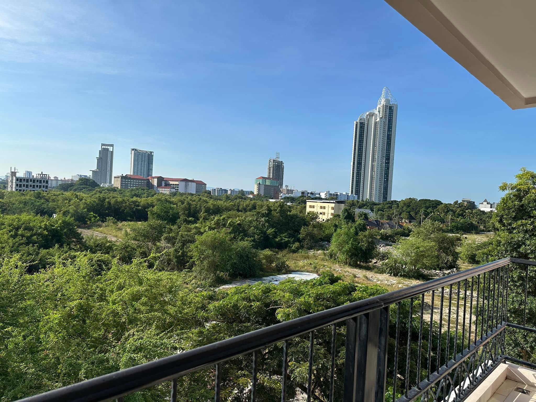 Great Option Condo 2 Bed, 2 Bath 69.81 SQM. @ Espana Condo Resort Pattaya