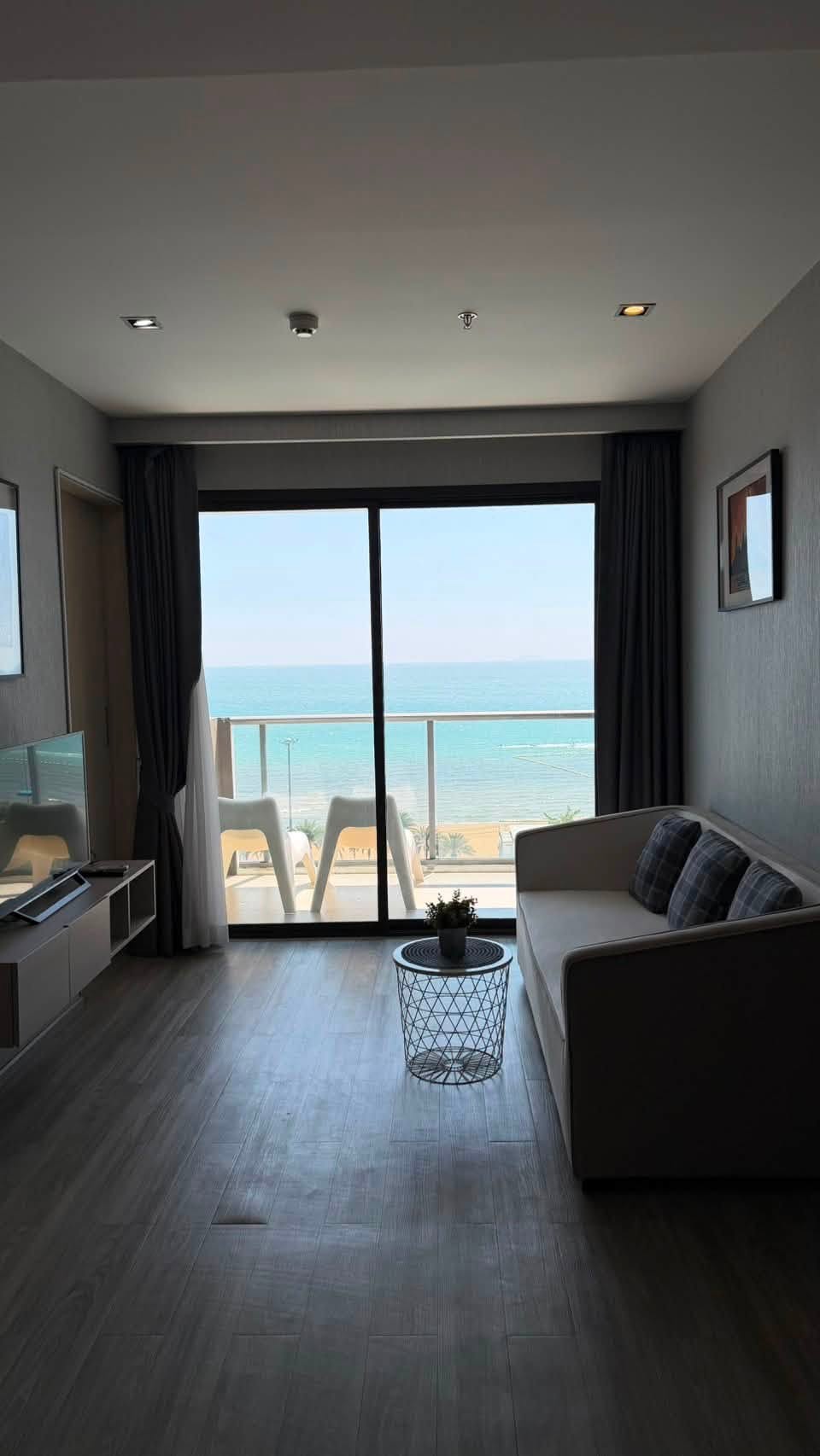 Premium Condo 1 Bed, 1 Bath 43.56 SQM. @ Aeras Condo