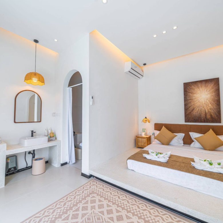 A Spacious Pool Villa 4 Bed, 5 Bath 105 SQW. @ Jomtien Area