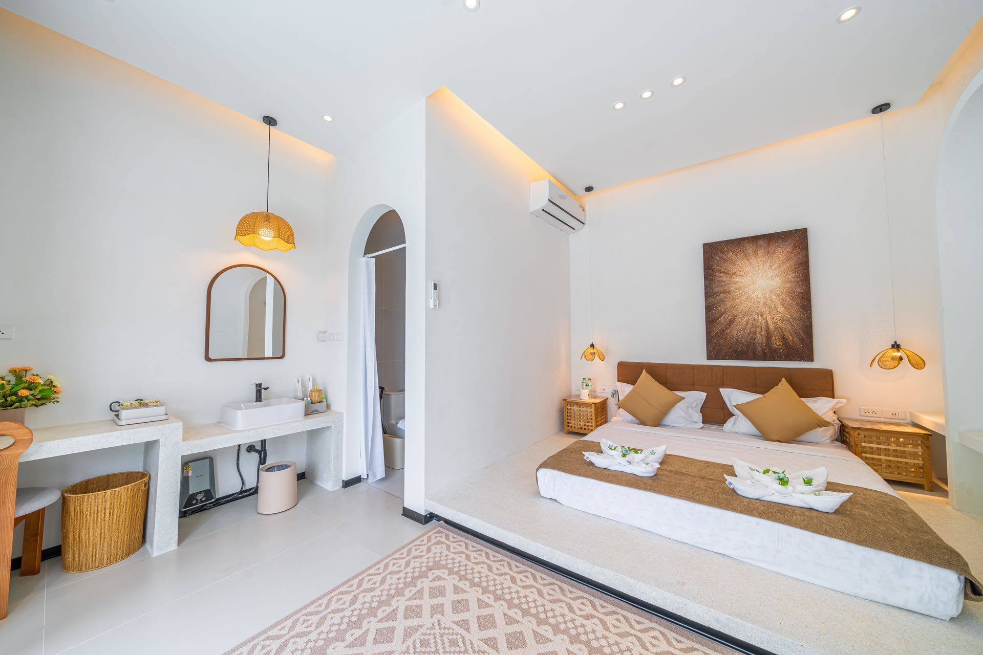 A Spacious Pool Villa 4 Bed, 5 Bath 105 SQW. @ Jomtien Area