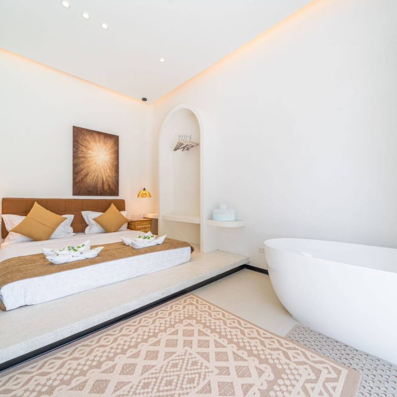 A Spacious Pool Villa 4 Bed, 5 Bath 105 SQW. @ Jomtien Area