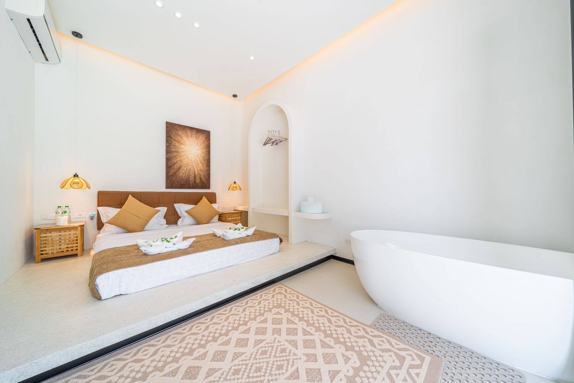 A Spacious Pool Villa 4 Bed, 5 Bath 105 SQW. @ Jomtien Area