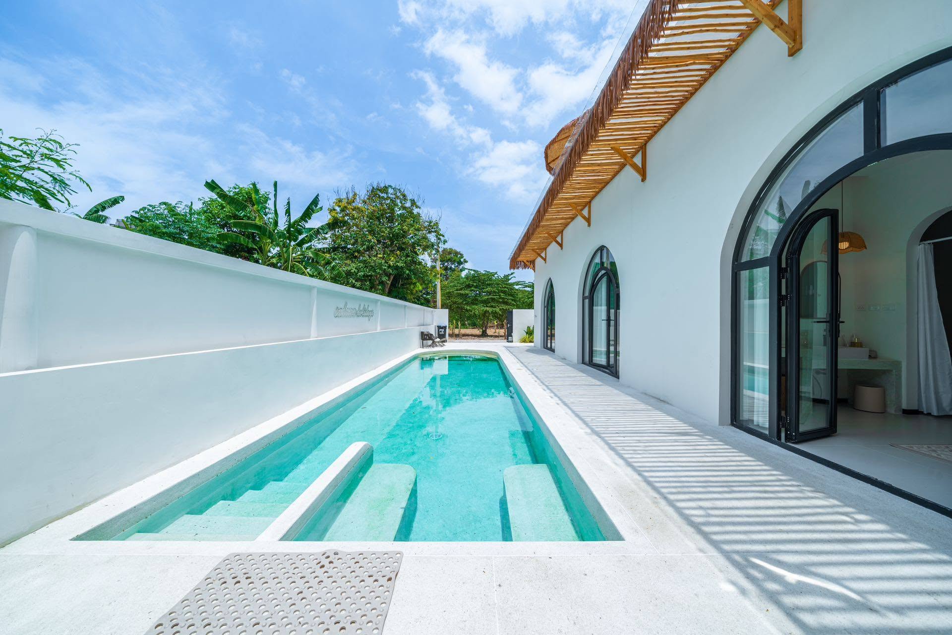 A Spacious Pool Villa 4 Bed, 5 Bath 105 SQW. @ Jomtien Area