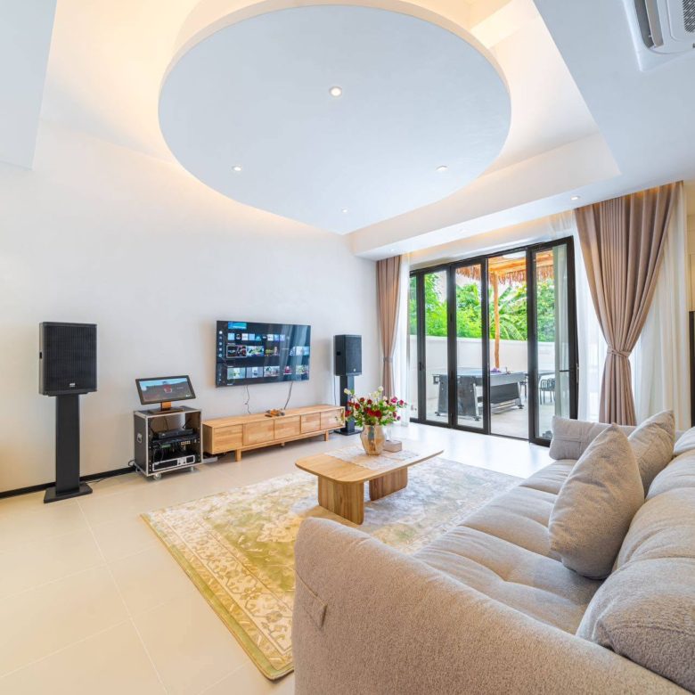 A Spacious Pool Villa 4 Bed, 5 Bath 105 SQW. @ Jomtien Area