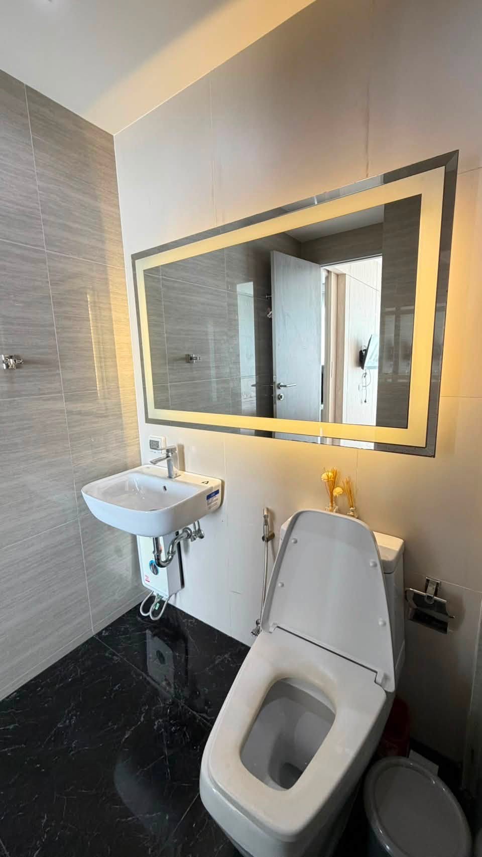 Premium Condo 1 Bed, 1 Bath 43.56 SQM. @ Aeras Condo