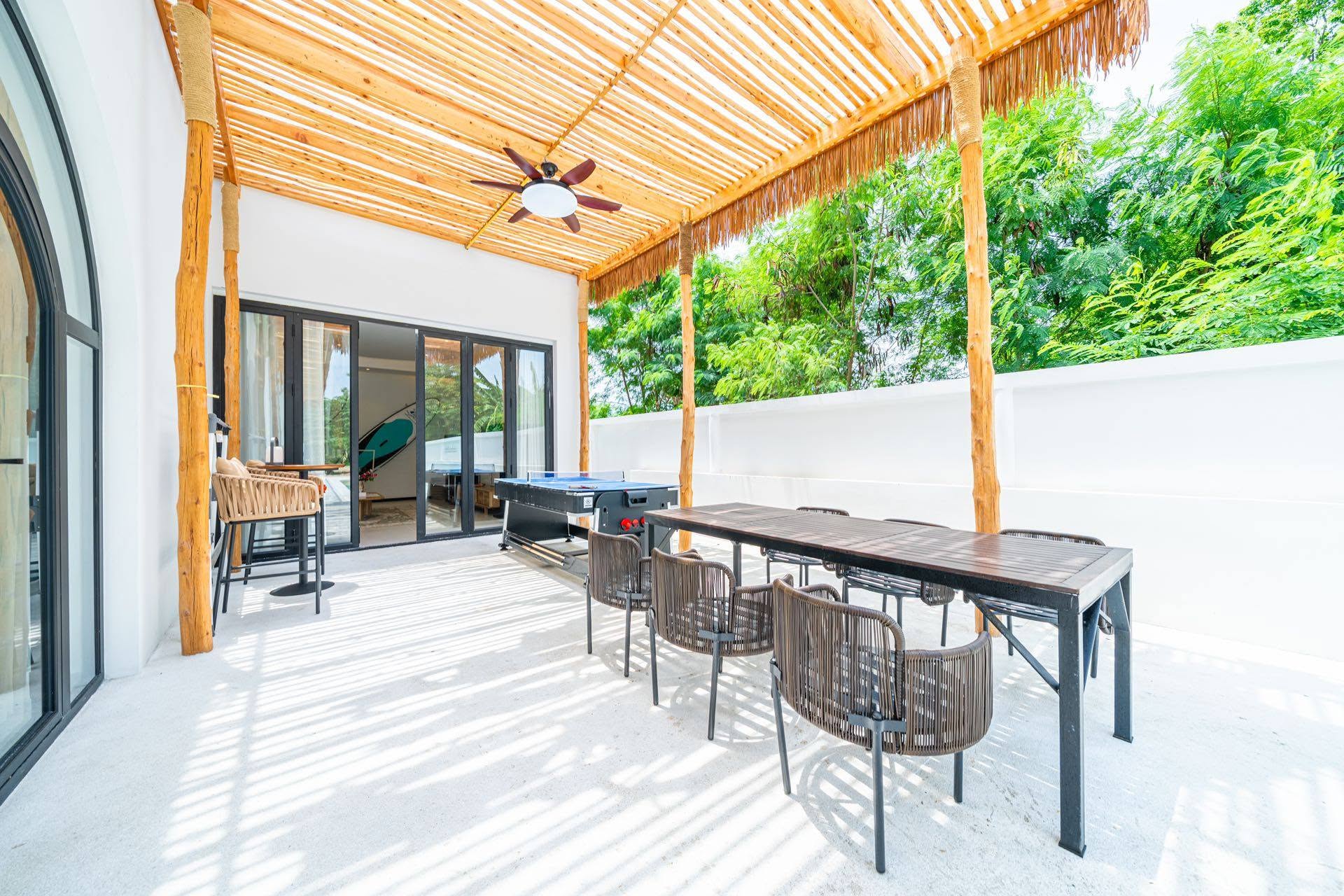A Spacious Pool Villa 4 Bed, 5 Bath 105 SQW. @ Jomtien Area