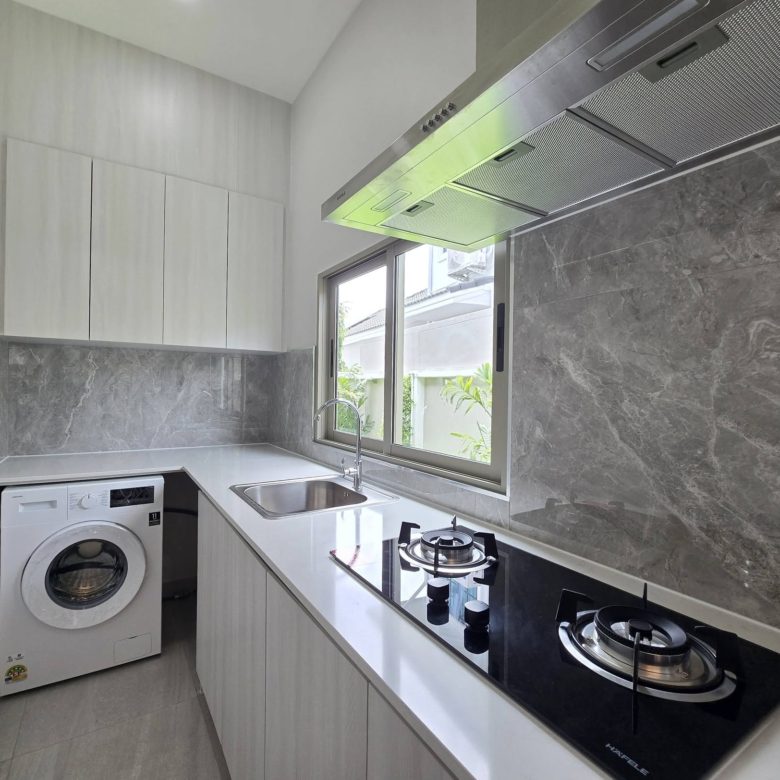 Luxury Pool Villa 4 Bed, 4 Bath 130 SQW. @ Soi Pornprapha Nimit 19