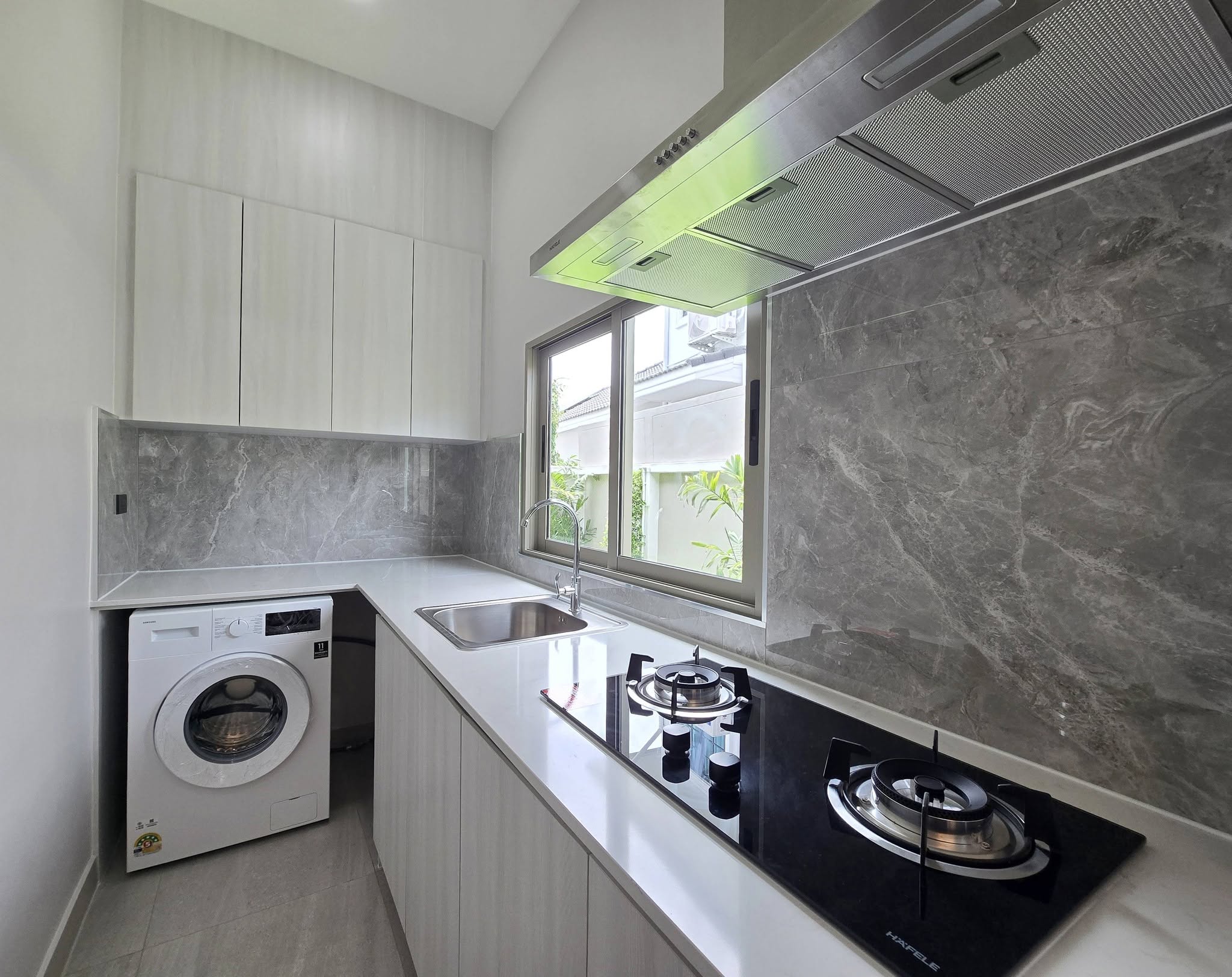Luxury Pool Villa 4 Bed, 4 Bath 130 SQW. @ Soi Pornprapha Nimit 19