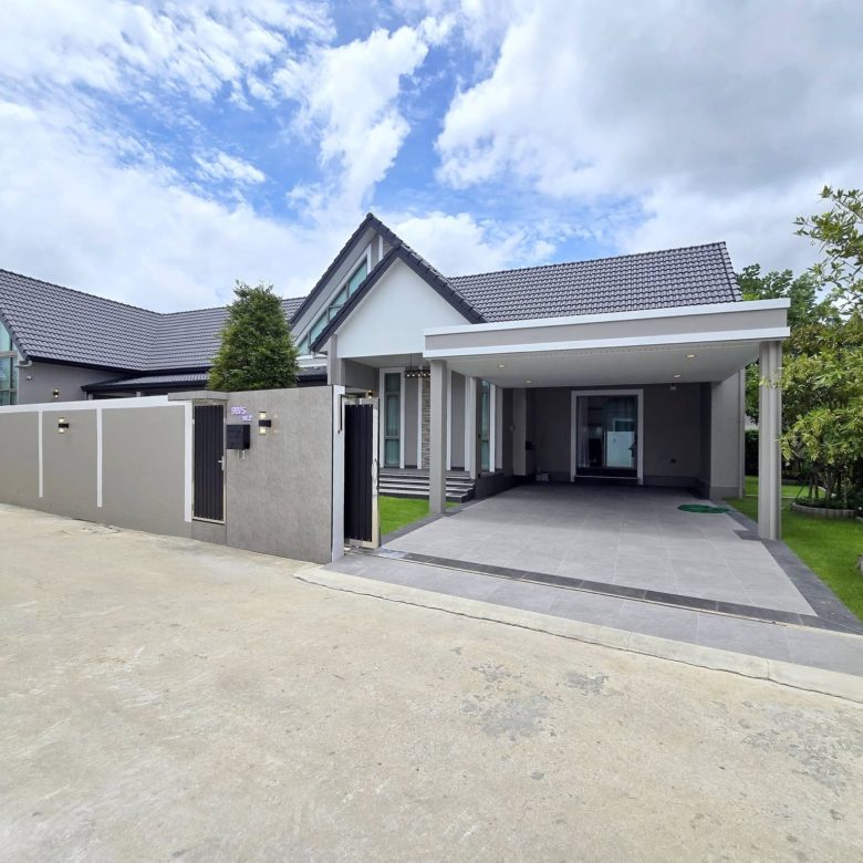 Luxury Pool Villa 4 Bed, 4 Bath 130 SQW. @ Soi Pornprapha Nimit 19