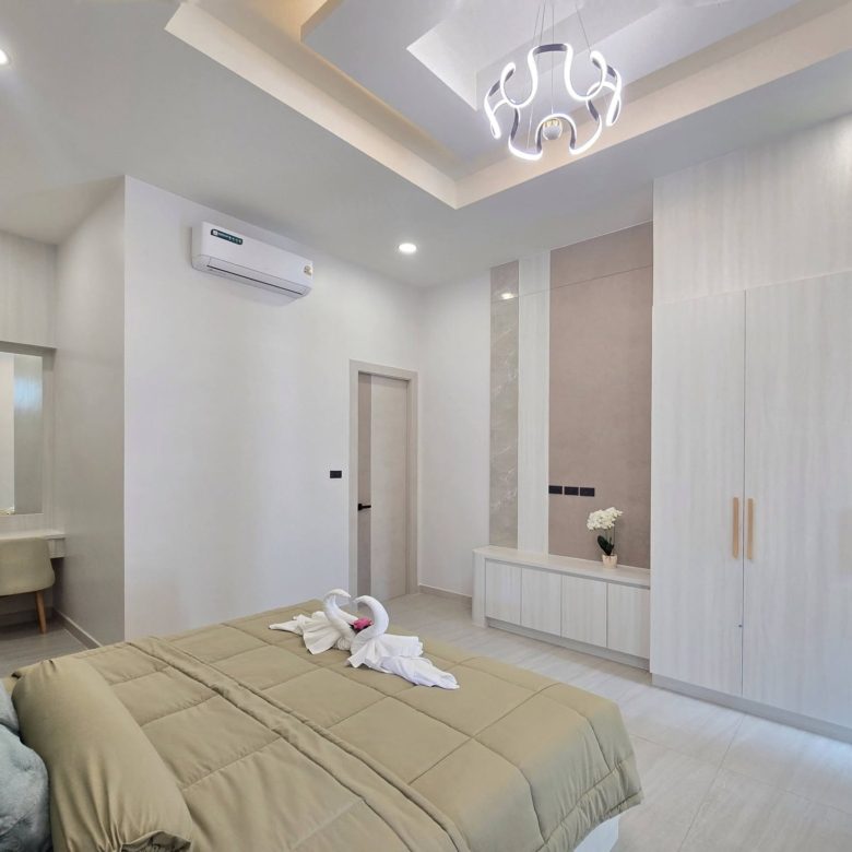 Luxury Pool Villa 4 Bed, 4 Bath 130 SQW. @ Soi Pornprapha Nimit 19