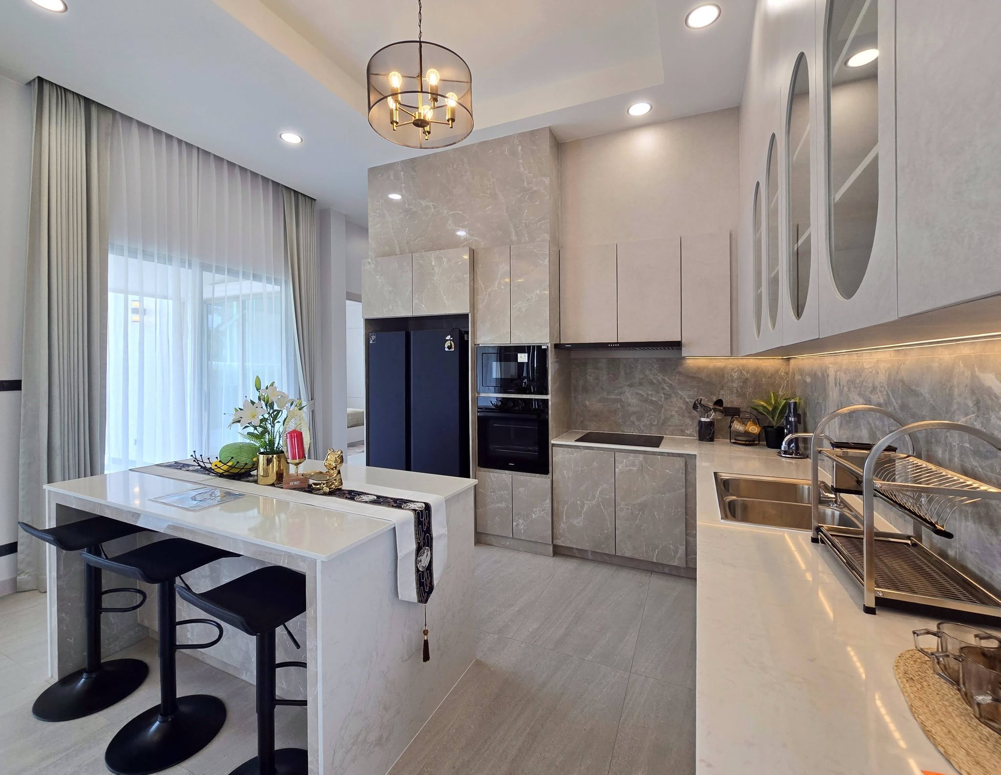 Luxury Pool Villa 4 Bed, 4 Bath 130 SQW. @ Soi Pornprapha Nimit 19
