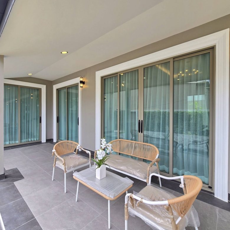 Luxury Pool Villa 4 Bed, 4 Bath 130 SQW. @ Soi Pornprapha Nimit 19