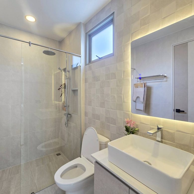 Luxury Pool Villa 4 Bed, 4 Bath 130 SQW. @ Soi Pornprapha Nimit 19